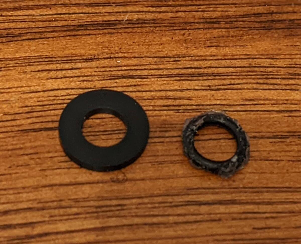 An image of a rubber washer and a silicone-encrusted o-ring, which offers much narrower protection.